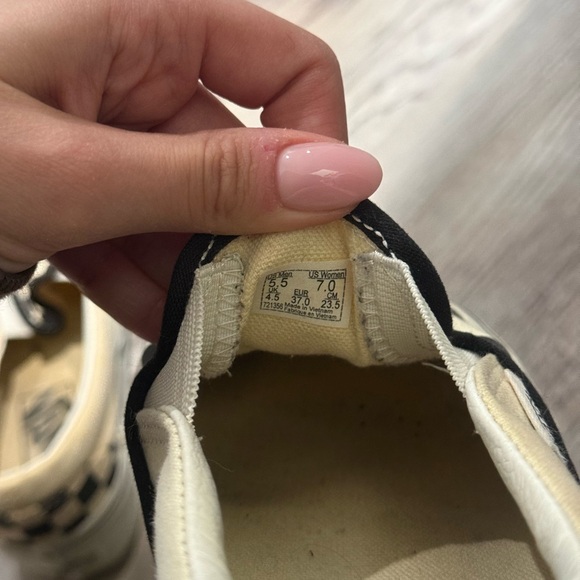 Checkerboard vans - Picture 5 of 6